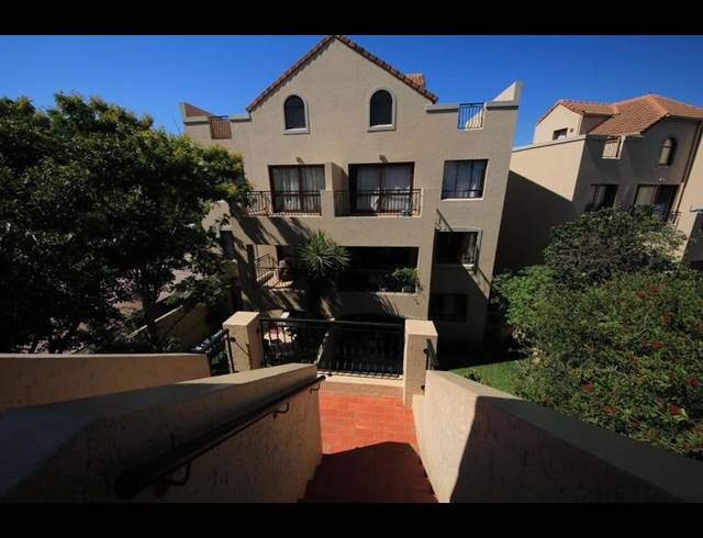 2 BEDROOM APARTMENT FOR SALE IN SUNNINGHILL
